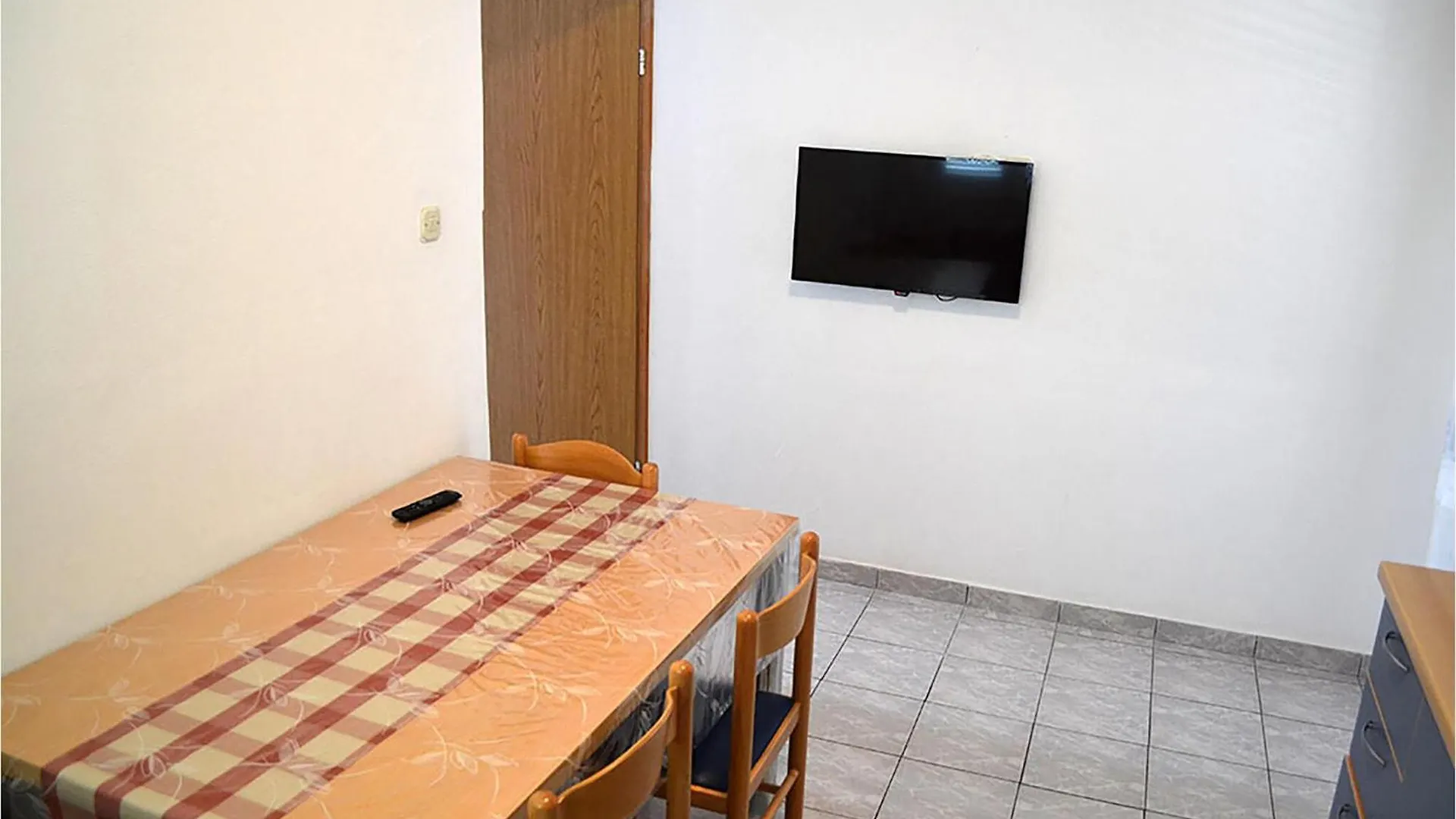 Gorgeous Apartment In Lopar