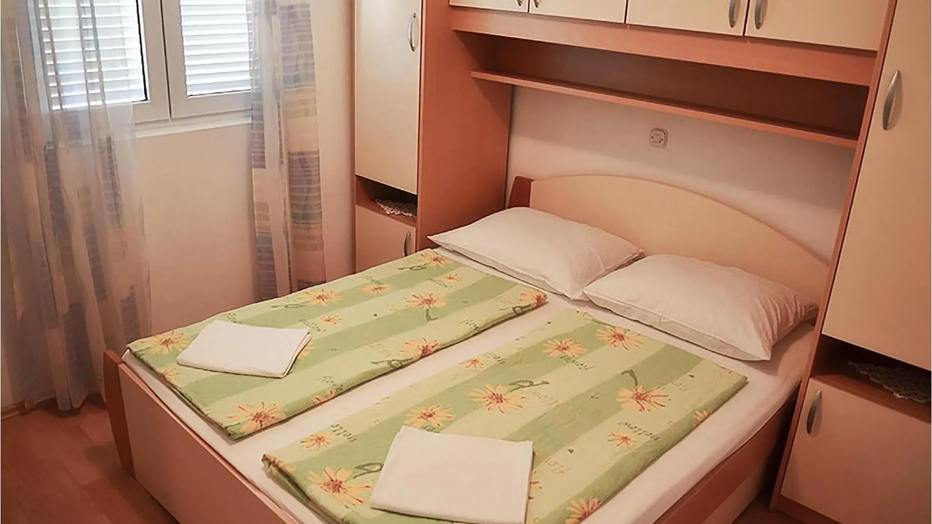 Gorgeous Apartment In Lopar