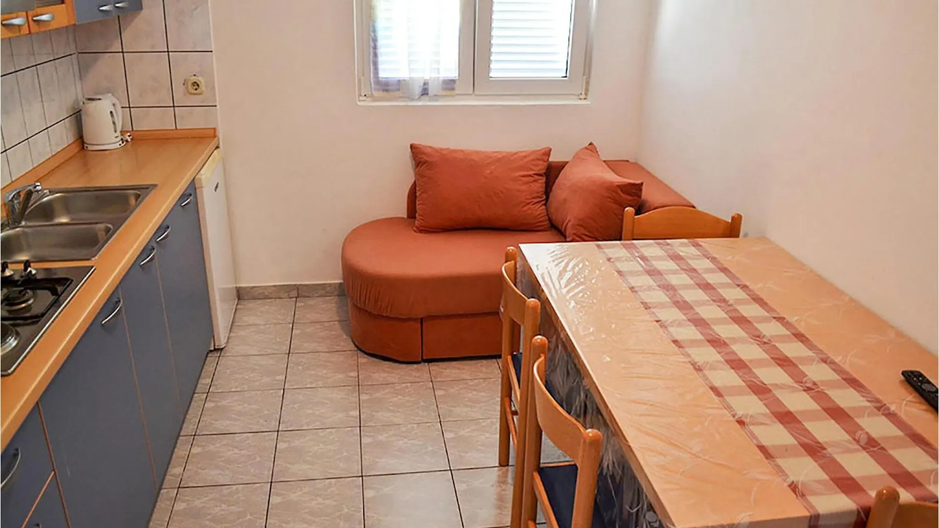 Gorgeous Apartment In Lopar