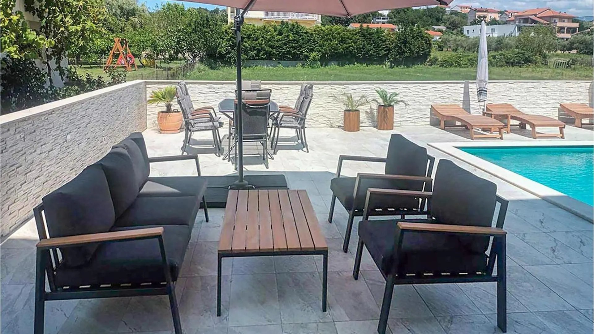 Gorgeous Apartment In Lopar